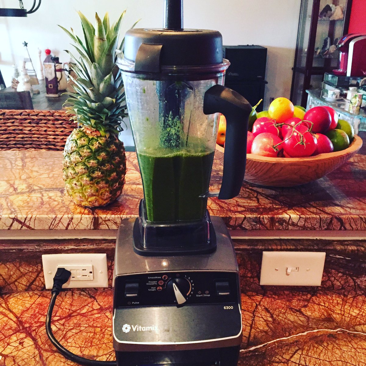 earthshealingEO's tweet photo. #breakfast of #champions #juicing #vegetarian #pomegranate #pineapple @OceanSprayInc thank you for the #dietpineapplecranberry juice https://t.co/I08RDfmKAs