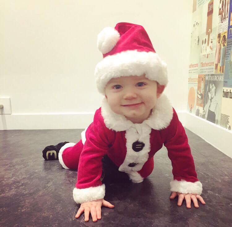 JanuarySings's tweet photo. My boy met Father Christmas for the first time today 😭😭😭😭❤️ #Chrismas #SantaClaus #son #myheartmelts https://t.co/hviTuYwyG1