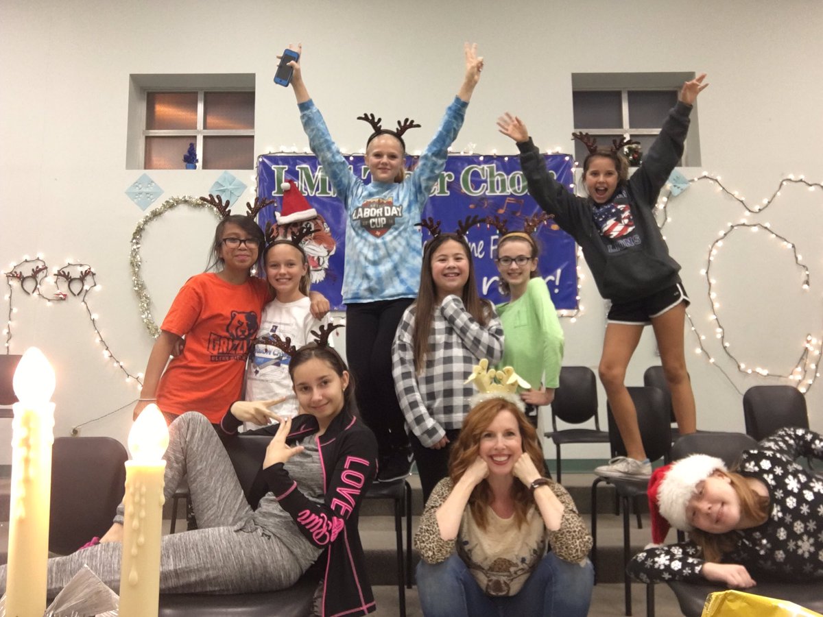 Choir elves getting their decorating on!