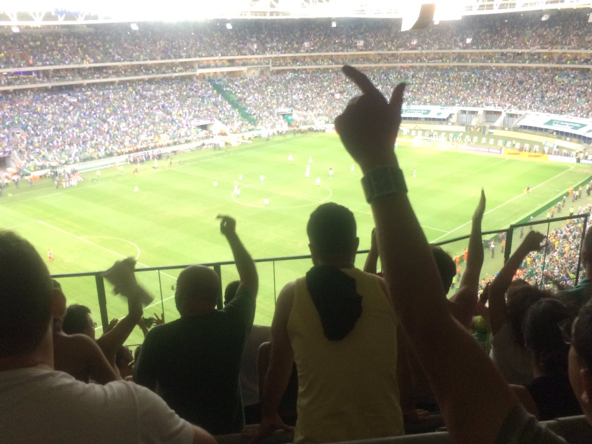 laion's tweet photo. Momento que anunciaram o segundo gol do Flamengo. #trpalestra https://t.co/K9D5oKMlRp
