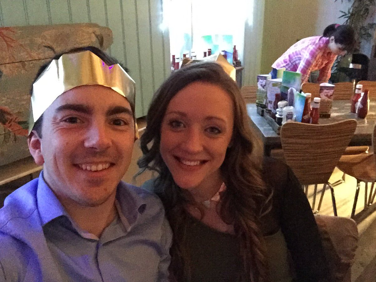 MaidmentMagic's tweet photo. Awesome Christmas party at @ArubaBmouth with enormous balloons from @DrBalloonman1 https://t.co/ElRtdj3zBR