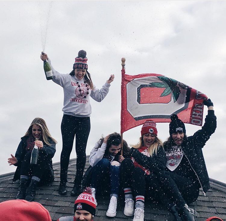MaggieHeyward's tweet photo. Didn't kno your sister but this pic says a lot. touching way to sum up her personality #FullOfLife RT @makenzietokes https://t.co/Rz6WtesNql