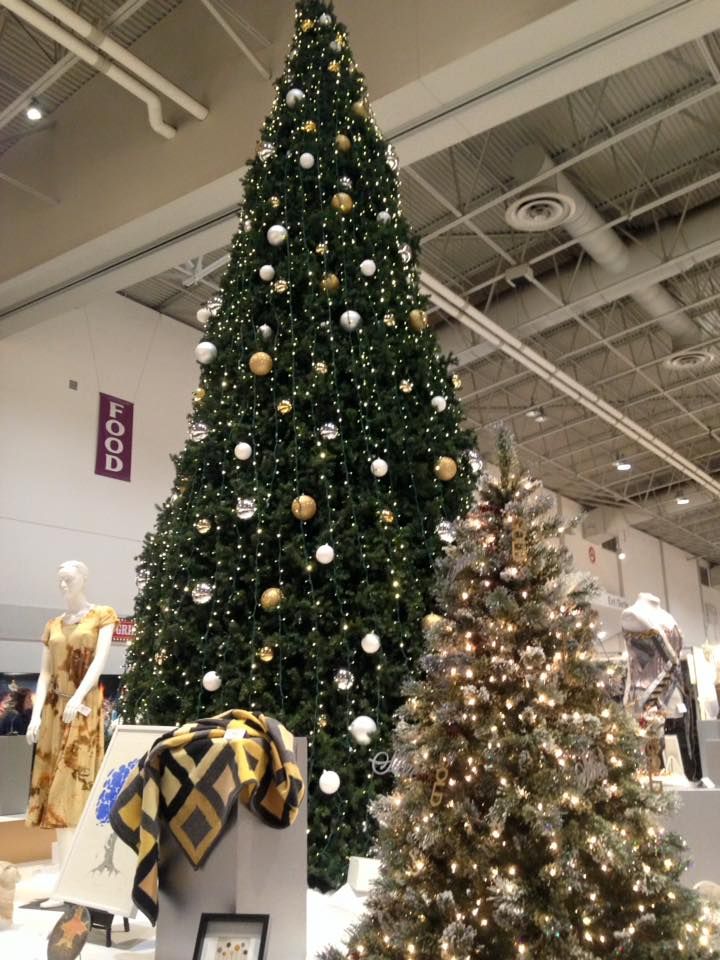 ExPlaceTO's tweet photo. Attention holiday shoppers! #OOAKX16 is open until 6pm tonight here at #ExPlaceTO. Show info: https://t.co/ihxCDxRdFg https://t.co/z9SwBATCDf