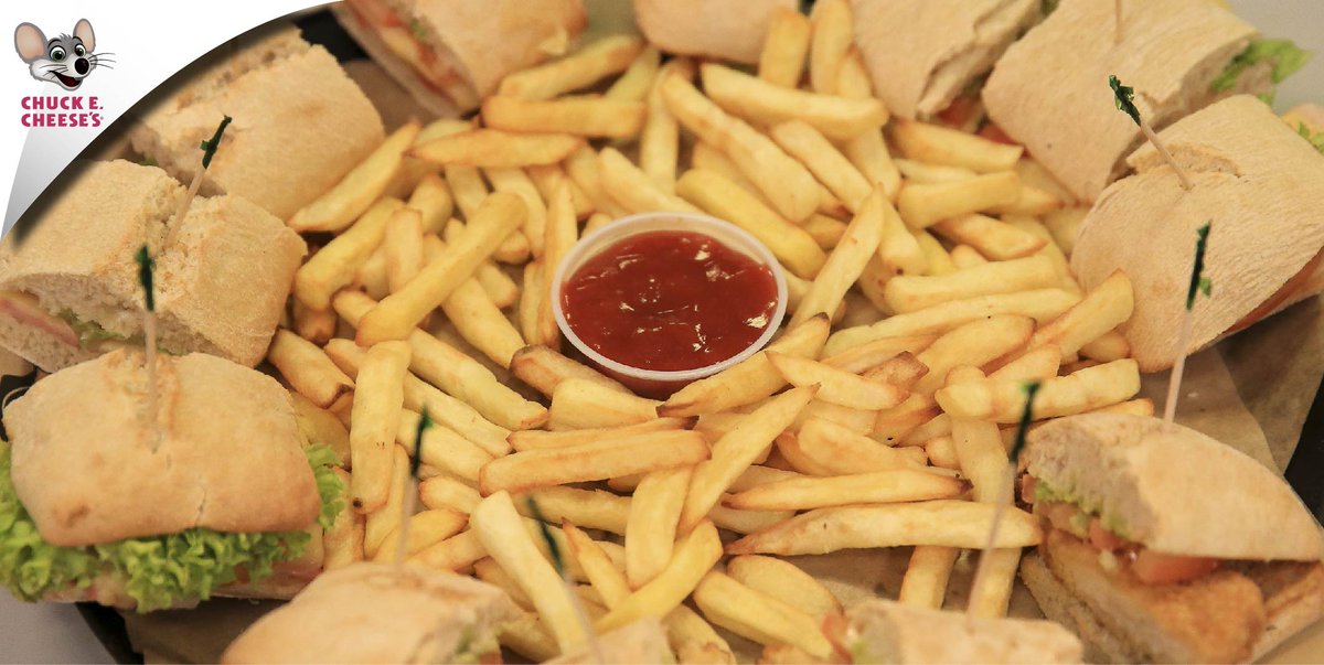 ChuckecheeseCL's tweet image. ¿Hambrecita? RT si darías lo que fuera por un #SandwichPlatter como éste ❤️