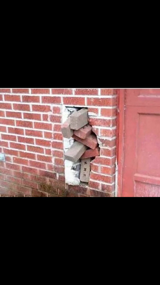 AntrpcAl's tweet photo. Cuando no tienes ni idea de que responder en un examen, pero te niegas a dejar la respuesta en blanco https://t.co/pvZ6inmgEl