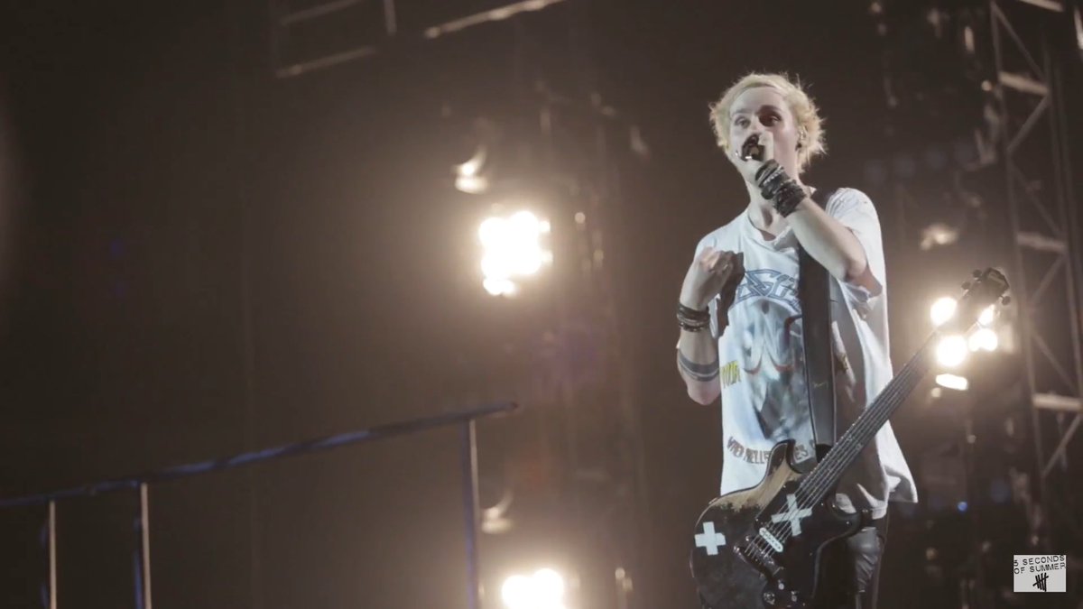 POR FIN, Madrid y Barcelona en un vídeo de #SLFL. Ha costado.. 😂 youtu.be/hRHO98j8f1A