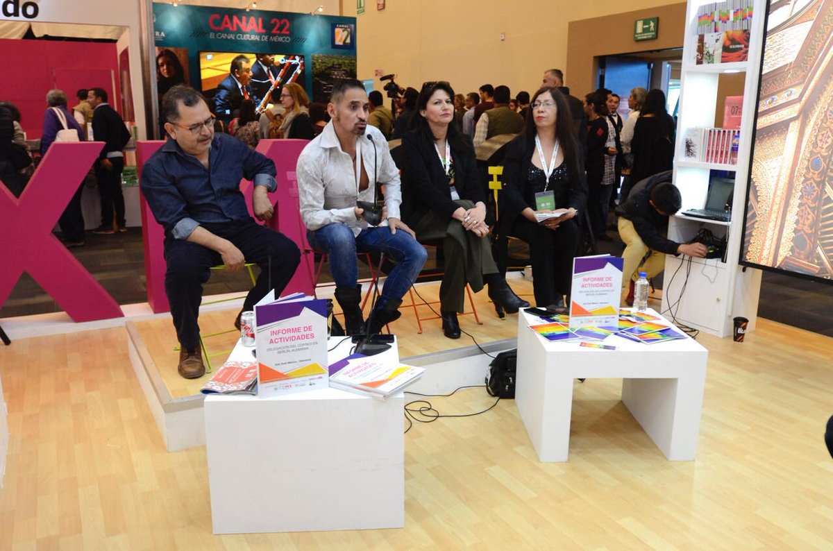 COPRED_CDMX's tweet photo. Participa @Jacquie_LHoist con @HoracioFranco y Juan Carlos Bautista en Mesa CDMX: Ciudad Amigable LGBTTTI en la #FILGuadalajara30. https://t.co/P4OyEpQ1of