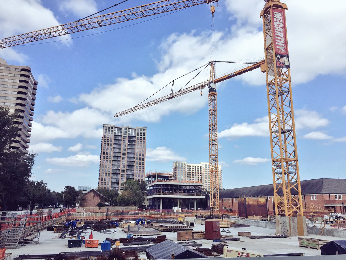cmoney_htx's tweet photo. @stevenhollarch's #Glassell slowly rising...Central Plant already 3 stories vertical #Houston #StevenHoll #HTXRenaissance https://t.co/XeRRZGvBkY