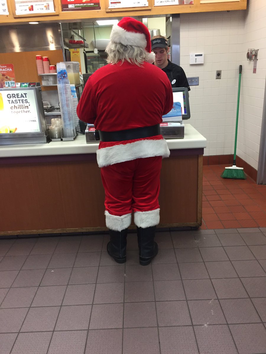 dswaffy1's tweet photo. Total Santa freak out!!!  Kiddos and I went to feed Reindeer and then stopped at Wendy's for early dinner!!!...guess who we saw!!! https://t.co/ufh7jNPZyv