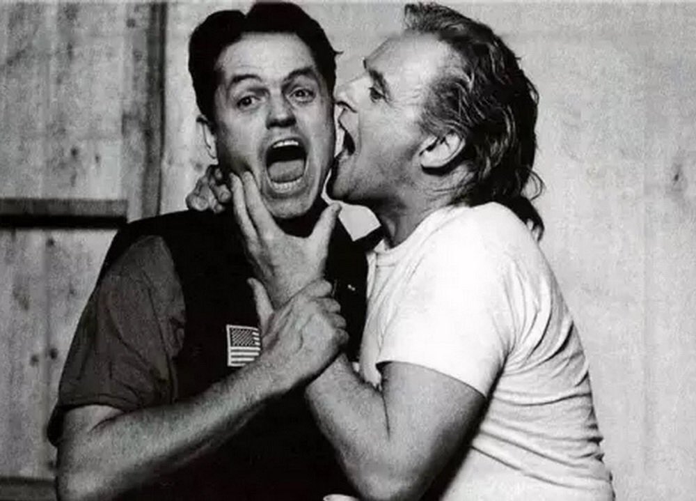 ARoseInDarkness's tweet photo. Behind the Scenes :: #SilenceOfTheLamb director #JonathanDemme and the brilliant @AnthonyHopkins #Horror #Drama #Filmmaking #havealittlefear https://t.co/i6Tx1tVycx