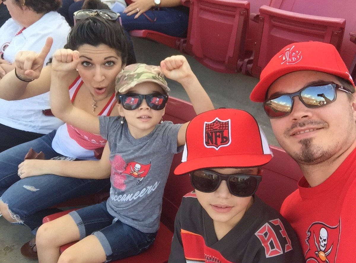 RobShinsky's tweet image. #SiegetheDay Go Bucs!