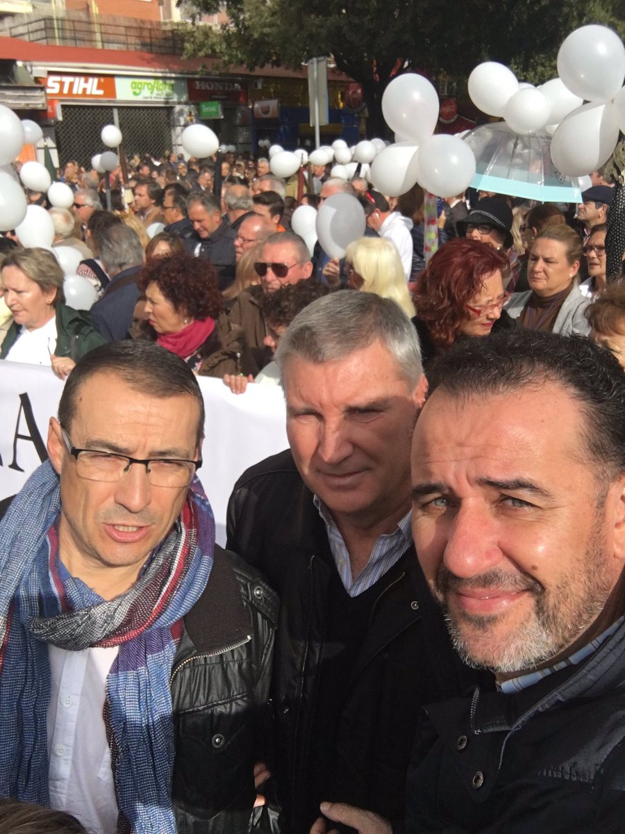 indxhuelva's tweet photo. Los independientes Huelva de ICXH estuvieron apoyando a la ciudadanía para mejorar la sanidad en la provincia de huelva https://t.co/vWOvtk2oKr