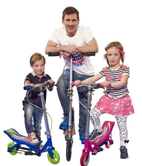 MonMondeMagique's tweet photo. @MetLcouture Offrez-vous pour #Noel la trottinette Space Scooter de Lionel Messi ! Dès 6 ans et jusqu'à 90kg - https://t.co/Npjv1kcDUv https://t.co/6TT5PYdjXC