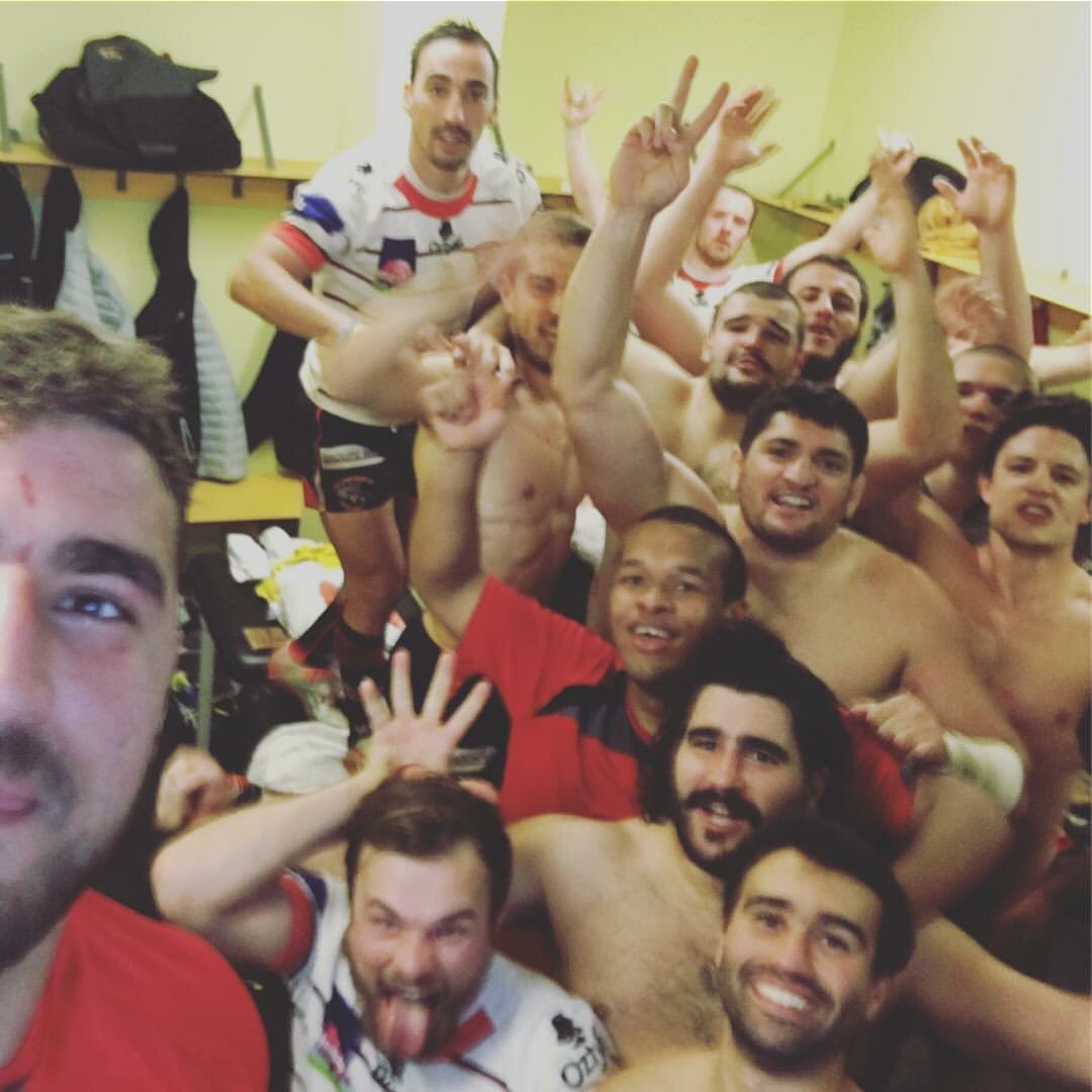 ACBobigny93's tweet photo. #Fédérale1 - J9
► Selfie de la victoire pour les #RougesEtNoirs 1er de la poule avant la trêve
@ParisienSpo_IDF @midi_olympique @SportsCoIDF https://t.co/HRG5N1qtlo