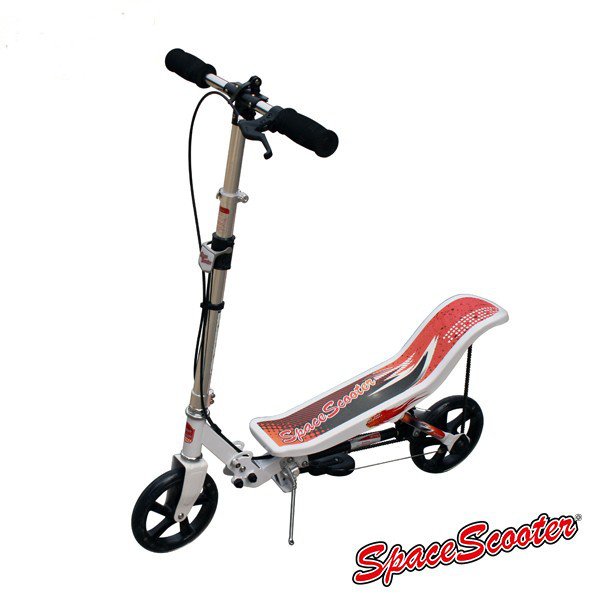 MonMondeMagique's tweet photo. @YesWeMum Offrez-vous pour #Noel la trottinette Space Scooter de Lionel Messi ! Dès 6 ans et jusqu'à 90kg - https://t.co/Npjv1kcDUv https://t.co/8XSB2ceQVM