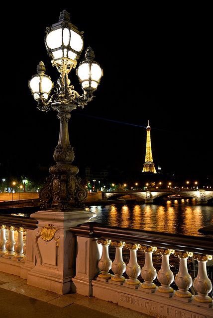 Effrontée Paris tweet media