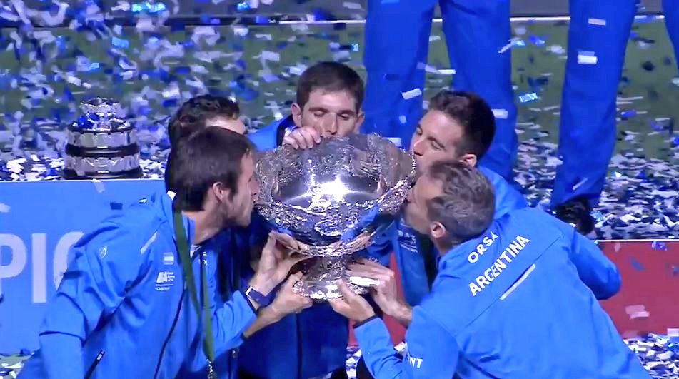 gasgaudio's tweet photo. Cuando te digan que algo es imposible, mira esta foto, acordate de todo lo que pasaron estos pibes, levanta la cabeza y segui adelante https://t.co/JRk5useoQ0