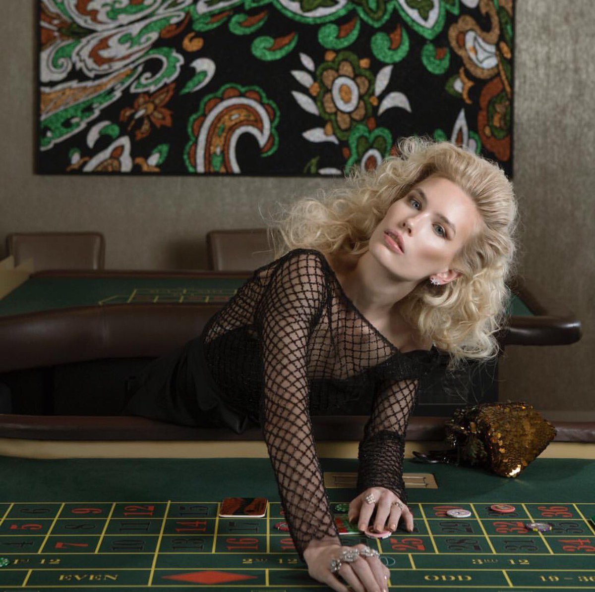 DYING.💃🏻❤️❤️❤️❤️❤️😍 Maybe a bit TOO much love for this shoot! Thankful for such an amazing team!!