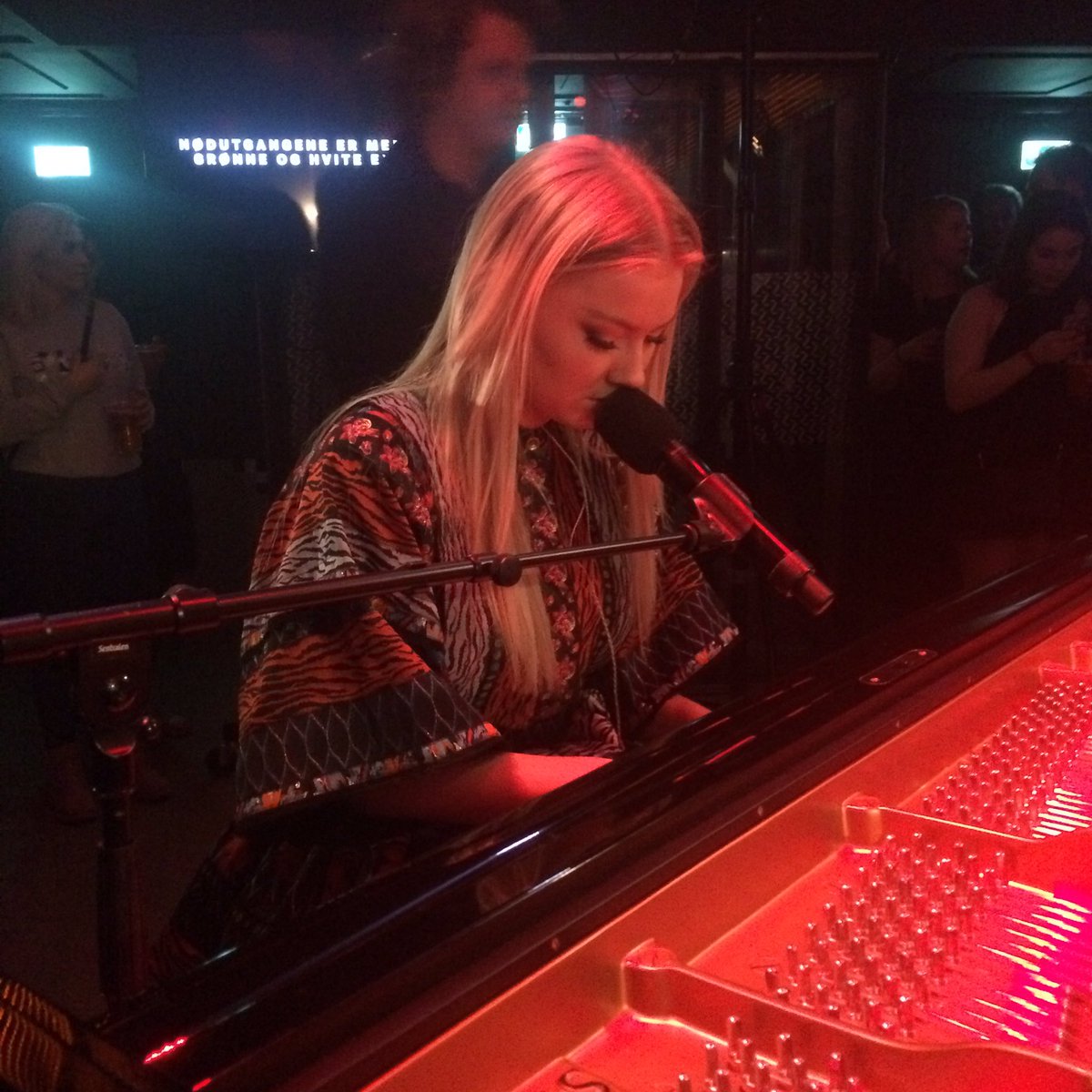 koalatroye's tweet photo. i will never ever forget this weekend @astridsofficial @zaraftastrid https://t.co/kBNMcOCtGh