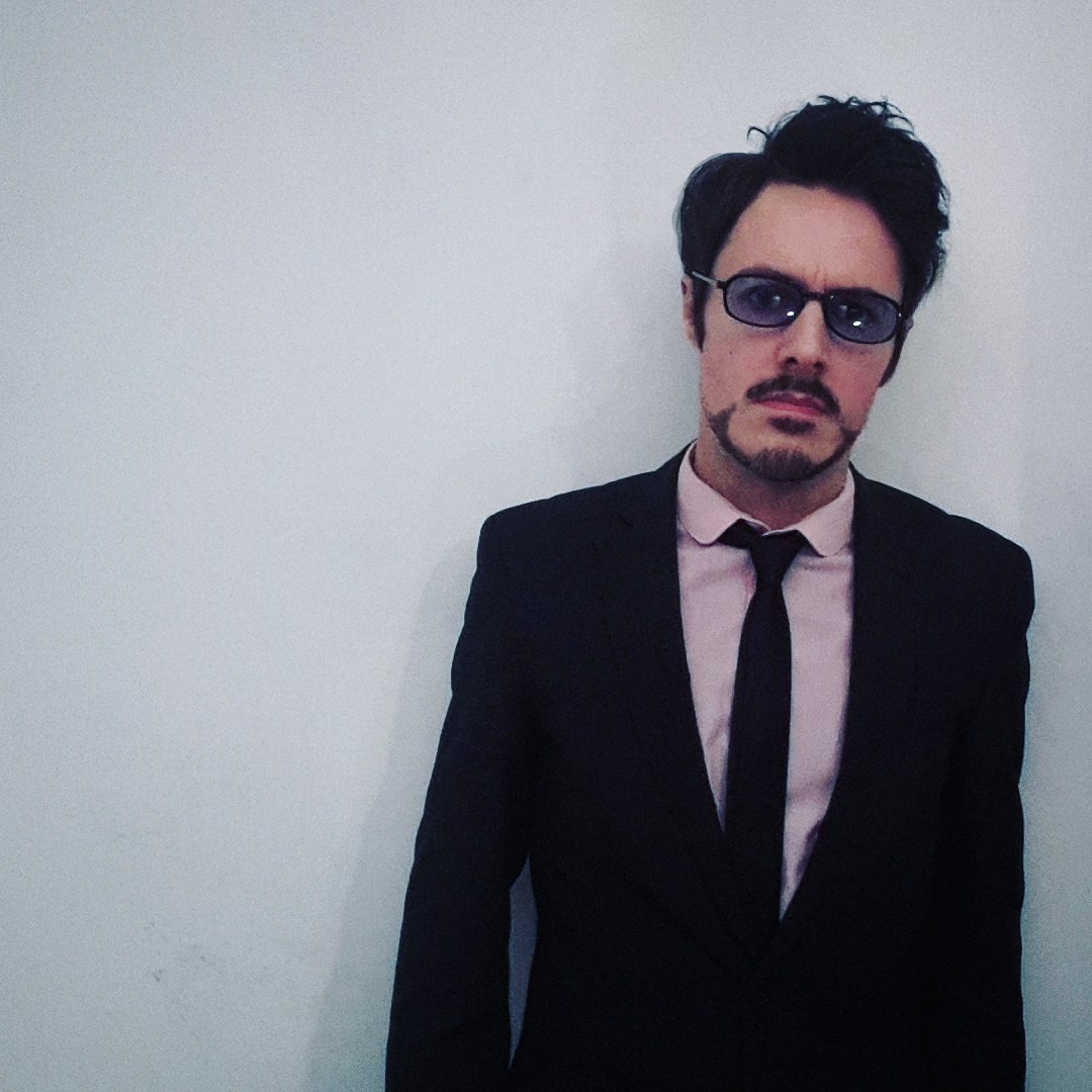 JamesKennedyUK's tweet photo. I do NOT look like #TonyStark ok! 😂 x
#IronMan #RobertDowneyJr #OngoingJoke https://t.co/5g26trWTr9