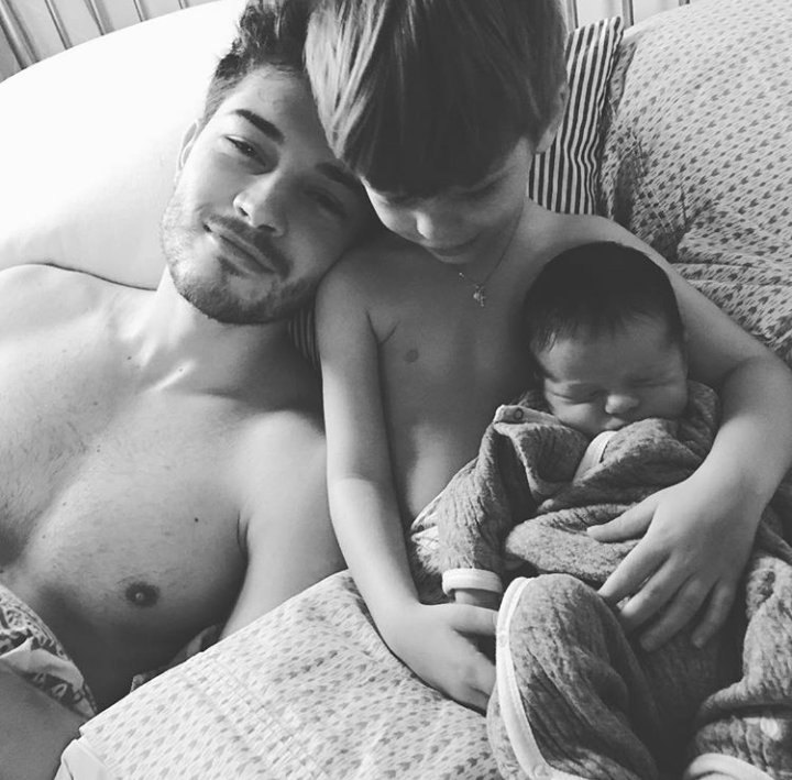 ChicoLachowsky's tweet photo. my family 😍 https://t.co/xP4b3HMxIt
