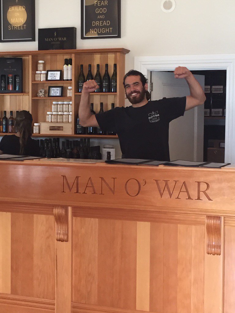wanitalala's tweet photo. Love @ManOWarNZwine and would love @NZCellar more if you gave me free tickets to your garage sale! https://t.co/M1foTcr9xW