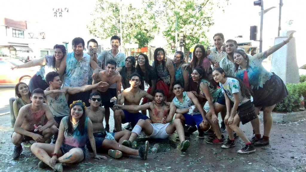 ECCPROMOXVI's tweet photo. LA MEJOR E IN16UALABLE PROMO QUE TUVO LA COMU 😎 LA FAMOSA 16 😉 https://t.co/xYkE4IJ8Jh