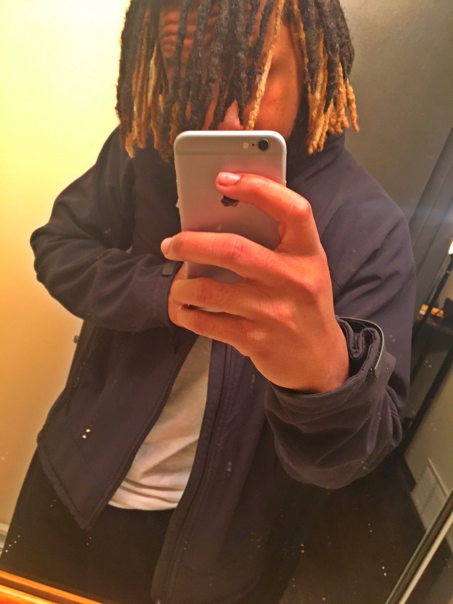 KingDMann's tweet photo. Leave That Light Wea Its At 🦁💯😛💦 https://t.co/vfQraDBd5v