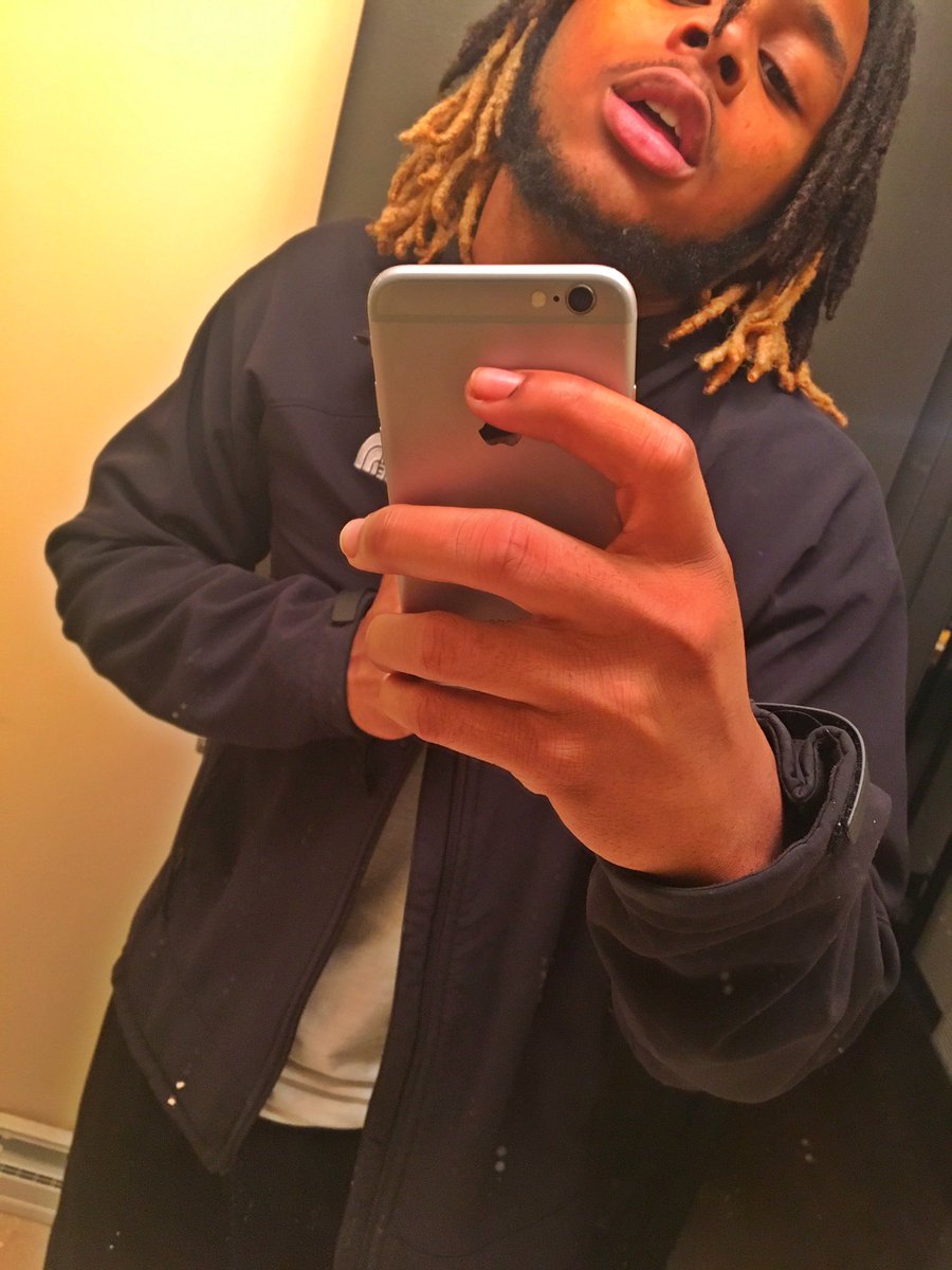 KingDMann's tweet photo. Leave That Light Wea Its At 🦁💯😛💦 https://t.co/vfQraDBd5v