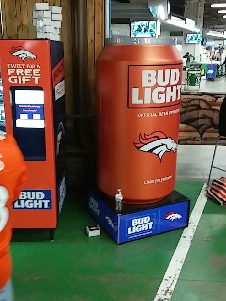 MsGuerrero08's tweet photo. #myteamcan #broncos340 https://t.co/tEydOOylaD