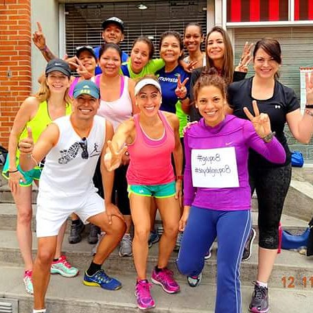 PlanetFitSpin's tweet photo. ¡Y aquí seguimos! Nada nos detiene para conquistar la calle #ClubDeCorredores #PlanetRun con @KarolaineSilv19 https://t.co/Gyobu6JCKe