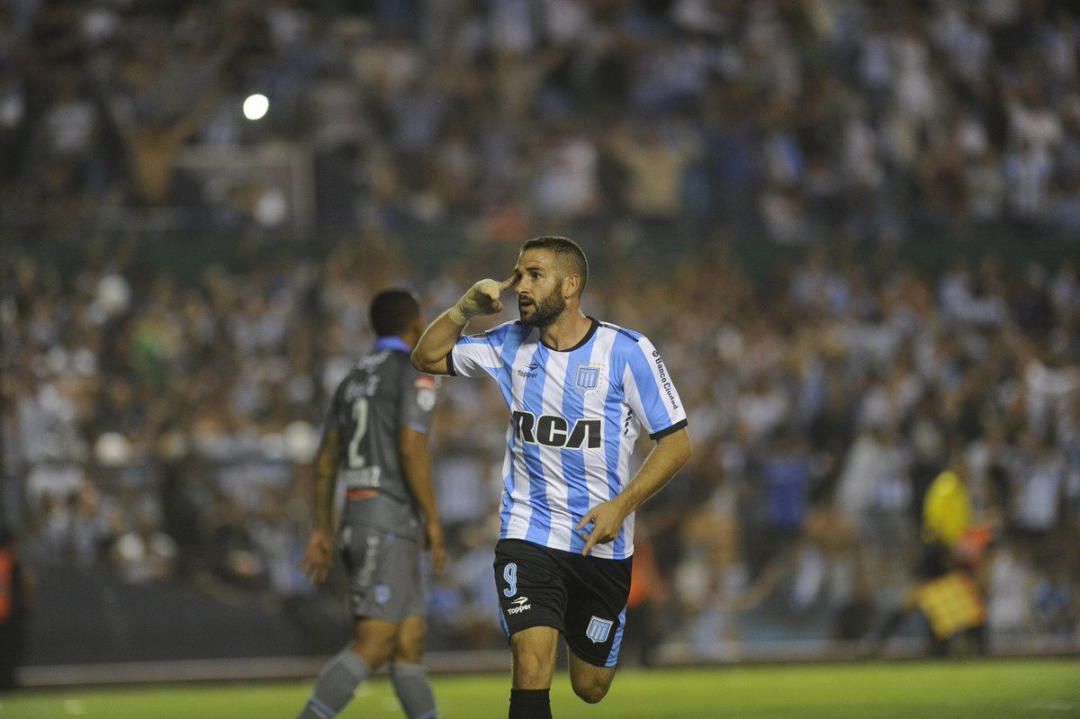 Sullivans_pub's tweet photo. Ya está por comenzar Racing Club vs. Independiente (20hs por #FútbolArgentino). Vivílo por la pantalla de Sullivan's!! https://t.co/9G0bSG5dIy