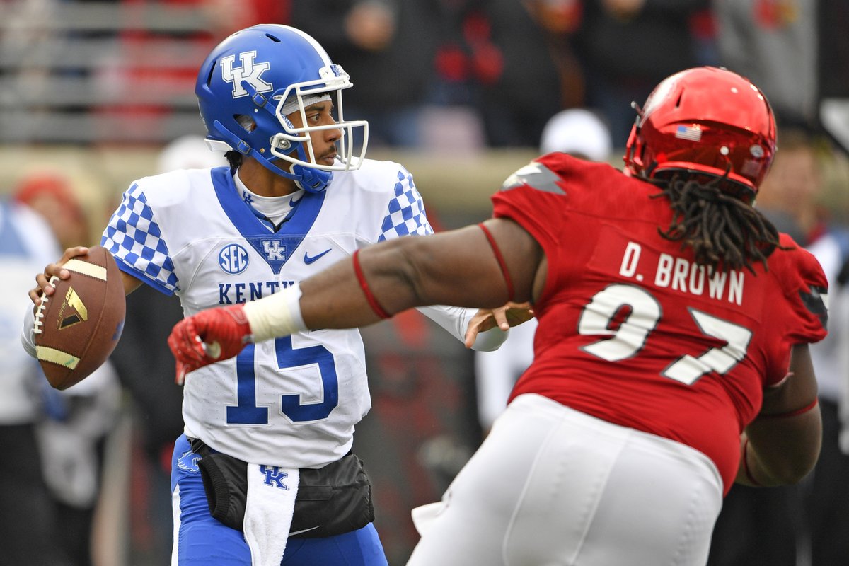 coachsteptoe's tweet photo. #WeSolute former @COD_Athletics QB @stephen_h_j for being a humble class act... May you continue to show the nation what u r made of #BBN https://t.co/SUHvNsfi3M