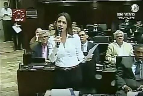 SuNoticiero's tweet photo. #AsíSucedió cuando Diosdado Cabello le faltó el respeto a María Corina Machado en la AN https://t.co/fYtr4hukF6 https://t.co/H9rN5nMlk2