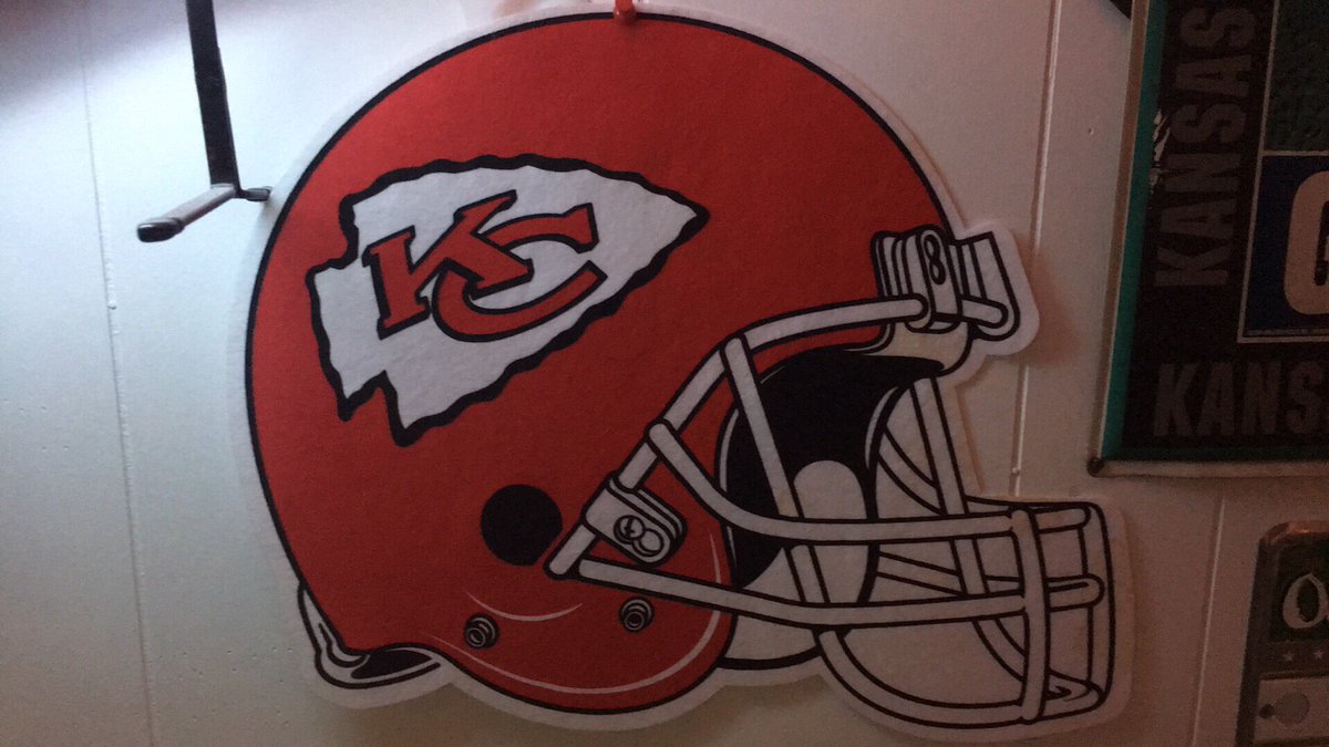 Chiefs vs Broncos tonight. Come join the party. Lots of food for the masses. #GoChiefs #CraftBeer #Pinball