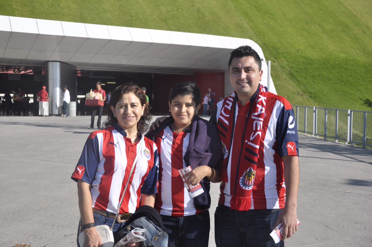 ¡La mejor afición de México ya está en casa! Bienvenidos a la Fortaleza 🔴⚪, Chivahermanos. #UnidosSomosCA3RONES