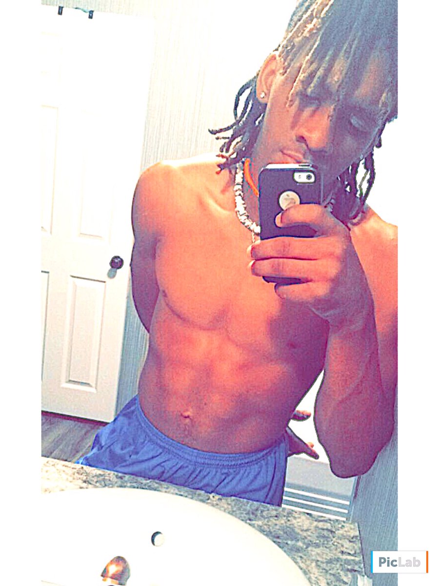 zoey15518q's tweet photo. #DreadHeadChallenge😬 https://t.co/49LkXfWNsZ