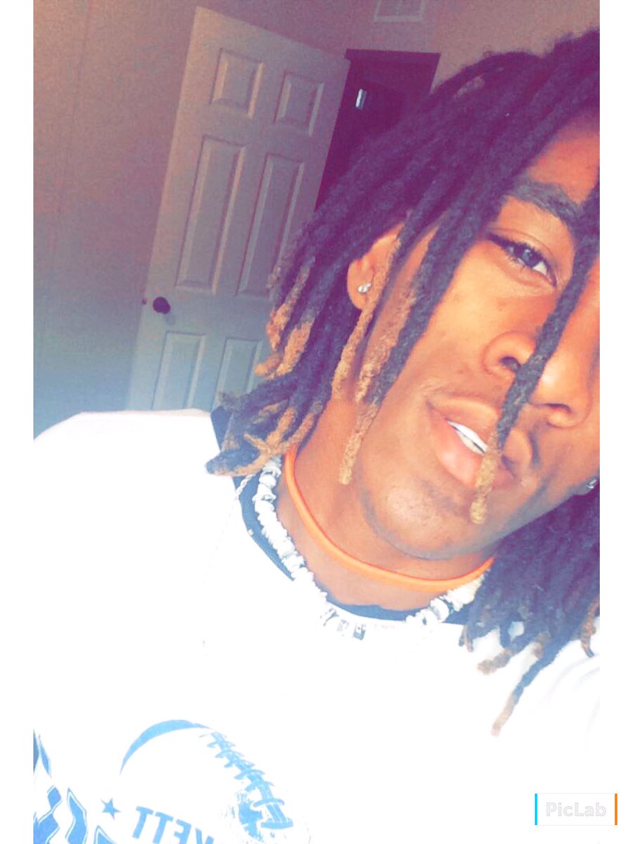 zoey15518q's tweet photo. #DreadHeadChallenge😬 https://t.co/49LkXfWNsZ