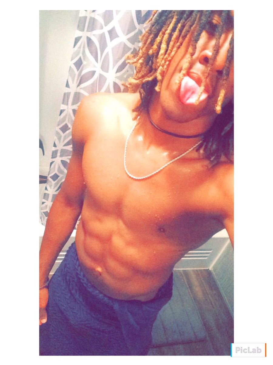 zoey15518q's tweet photo. #DreadHeadChallenge😬 https://t.co/49LkXfWNsZ