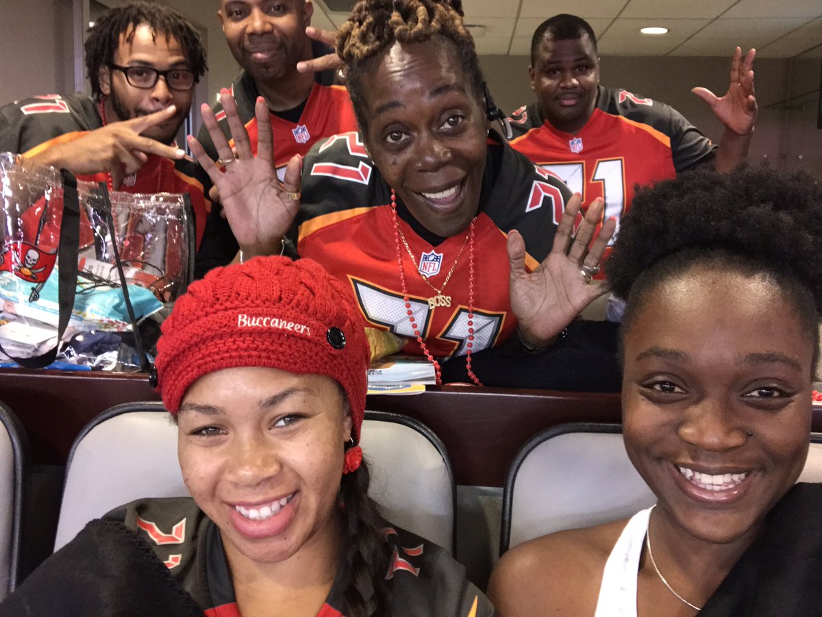 princessag_tv's tweet photo. @TBBuccaneers #SiegeTheDay #TeamVerner #ItsAFamilyAffair RIP Daddy V. https://t.co/EL6IvwhHjX