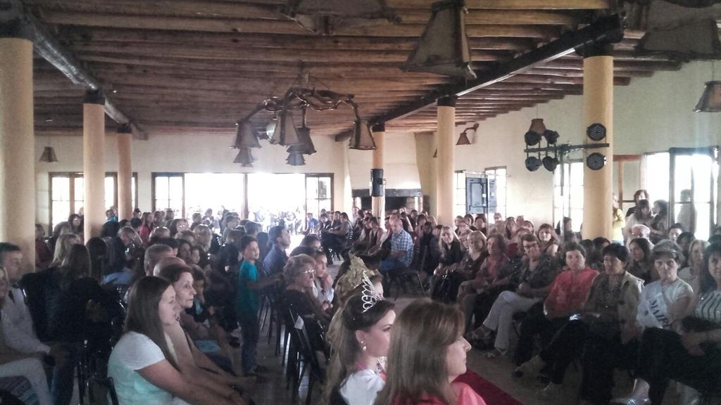 duilio_pezzutti's tweet photo. Exitoso Desfile de Reinas Coremai a beneficio de la Capilla de Sta. Blanca!
Reinas de Amor GRACIAS!! @HerreraLongo 
@AleBermejoMaipu https://t.co/WXokbIydxy