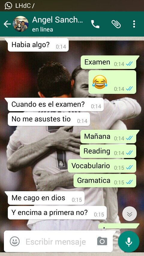 Raul_714_'s tweet photo. Cuándo crees que estas en la mierda,  pero hay alguien igual que tu 💜😂😂😂😂 https://t.co/VhsUPNElgN