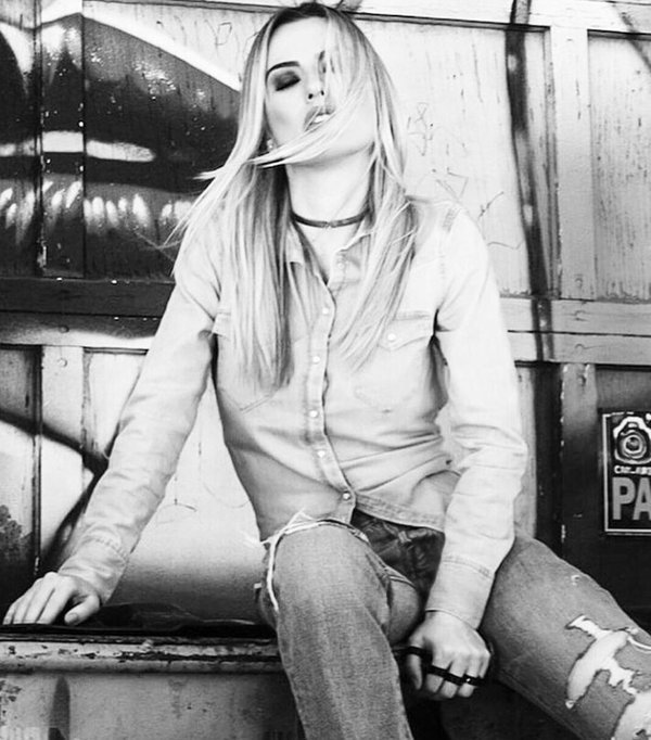 VeraInacio44's tweet photo. #amordefa 🌹🌹🌹1 tera de fotos🌹🌹🌹#nandadobem 🌹🌹#bemhumorada🌹🌹#nanda🌹🌹🌹🌹🌹#Diva🌹🌹 🌹#Repost🌹🌹🌹 #keullovers🌹🌹🌹🌹#irreverente🌹🌹 🌹🌹@FernandaKeulla 🌹🌹 https://t.co/zzvdtlIiNN