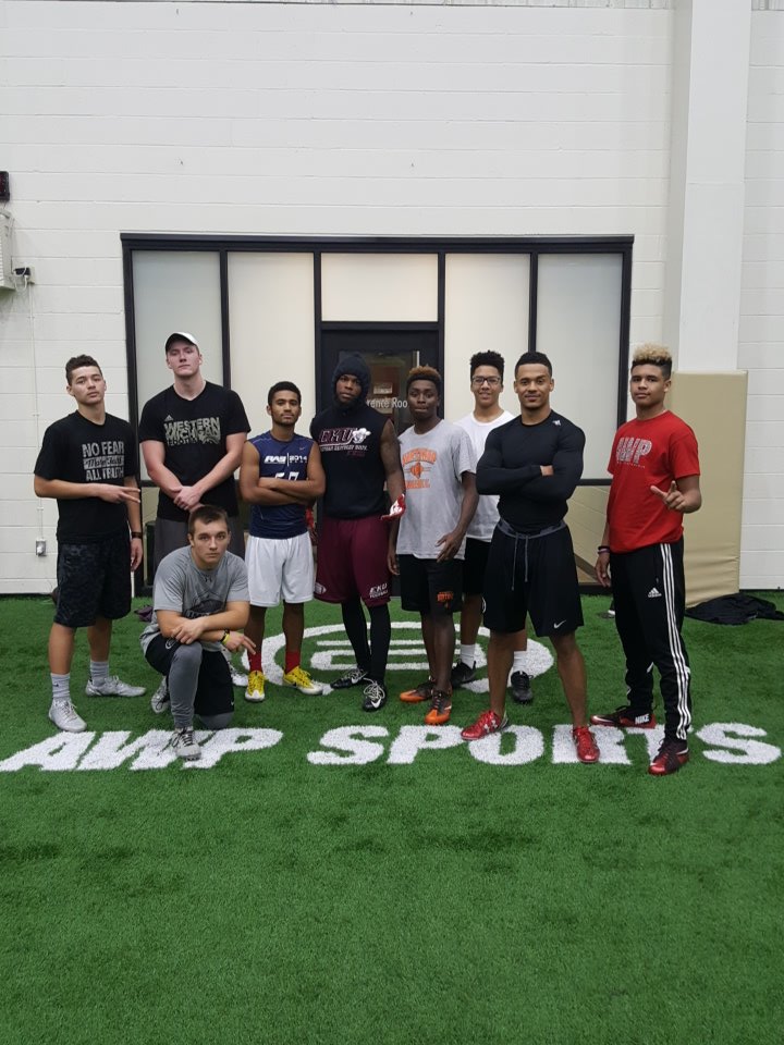 Ridiculously85's tweet photo. Yung Bulls kept me company today, we got that work in #ThaProcess @AWPPerformance @Dre_Muhammad WRU https://t.co/vI1gpIvmGE
