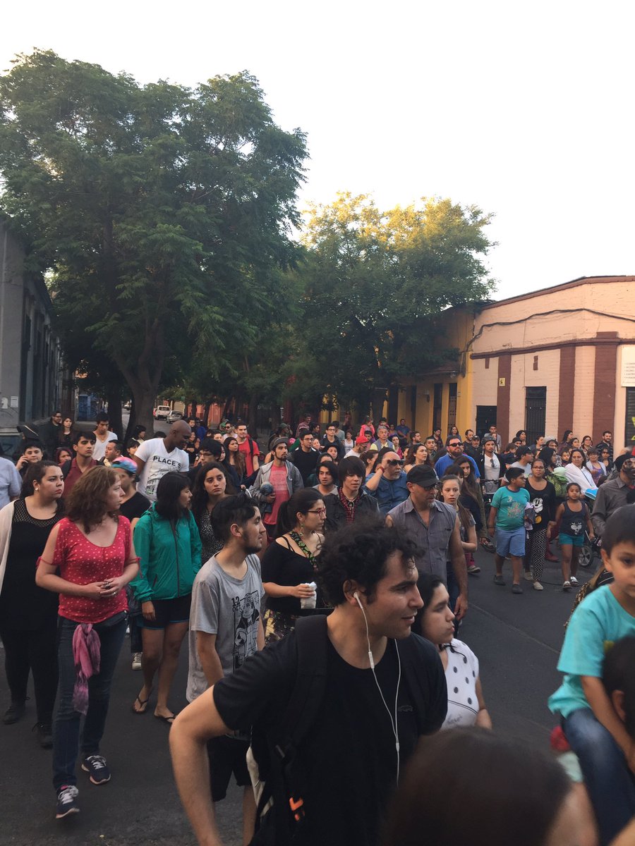 FitkaChile's tweet photo. Nuestro pasacalles avanza por Chacabuco en dirección a nuestra función de cierre! https://t.co/B24qmD7B6I