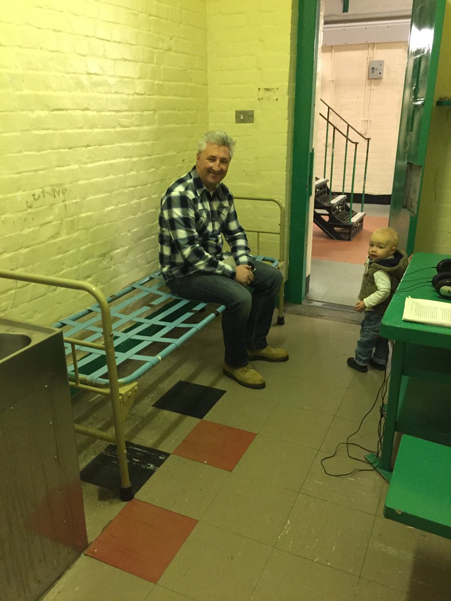 stevelutwyche's tweet photo. Fascinating visit to #InsideHMPReading today.
Got a new cellmate @LutwycheBaby https://t.co/JKzWEqLlIm