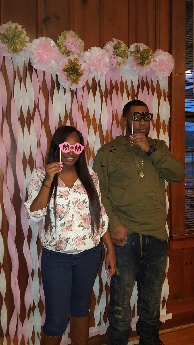 KeonnaClowers's tweet photo. my baby shower was a success  , thank you to everyone who came and celebrated with us 👶🏾👑💕 #WelcomeKylarAli https://t.co/dq5DVx9MgZ