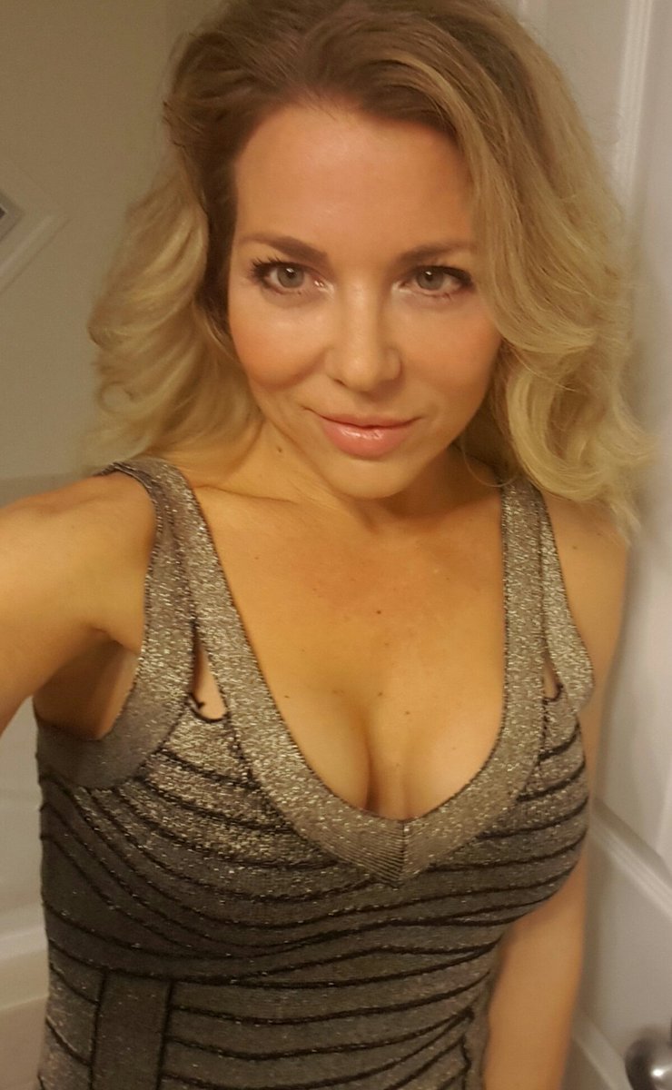 KatttMs's tweet photo. It was a fun night.  
#tired #exhausted https://t.co/JWC9ozMSGX