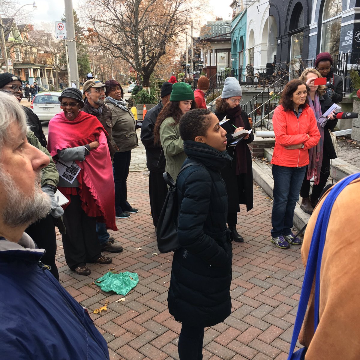 Welcome to Blackhurst St. Walkshop in <a href="/MirvishVillage/">Mirvish Village</a> w/ @farrowjane <a href="/ADFRNTBooklist/">A Different Booklist</a> <a href="/Chinedesign/">Chinedesign|SUPAFRIK</a> Kathy Grant <a href="/OBHistory/">Ontario Black History Society</a>