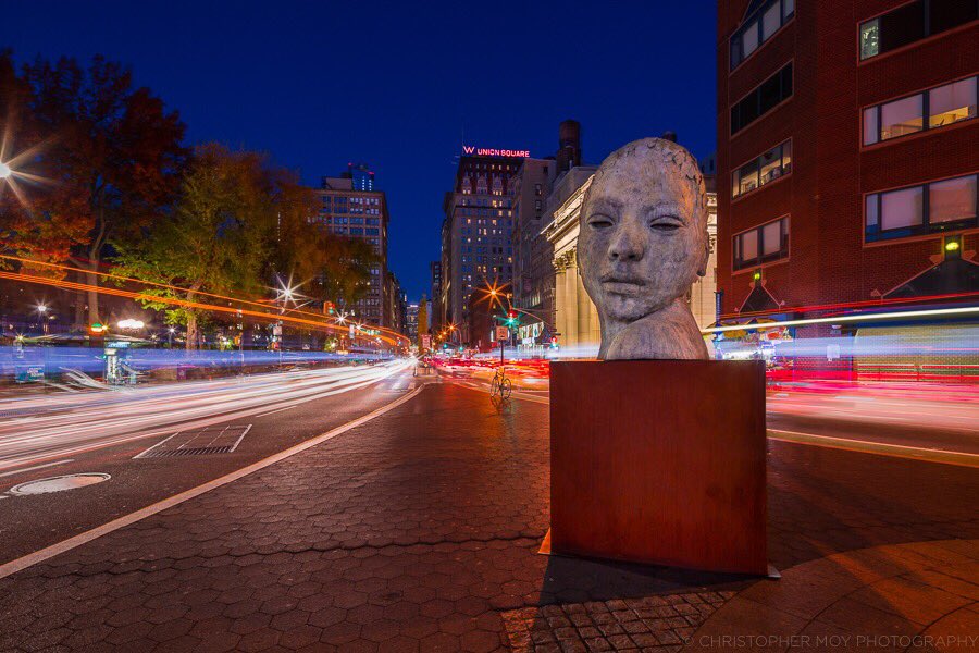 cmoy323's tweet photo. #morphous #lionalsmith #publicart #unionsquare #newyork #nyc #teamcanon #longexposure #cityscape #bluehour https://t.co/ij0kWKcpcj